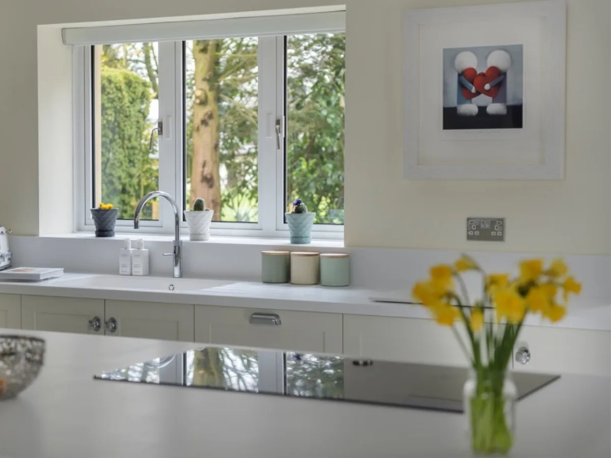 Contemporary windows - Secondary image